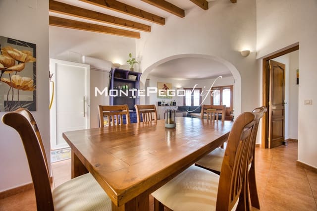 Chalet de 4 habitaciones en Monte Pego, Pego en venta con piscina garaje - 440.000 € (Ref: 9934885)