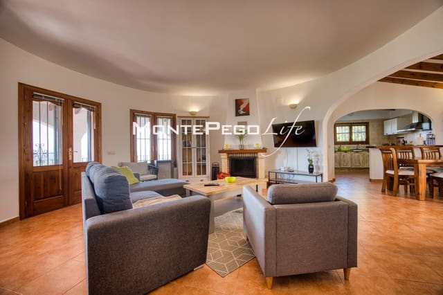 Chalet de 4 habitaciones en Monte Pego, Pego en venta con piscina garaje - 440.000 € (Ref: 9934885)