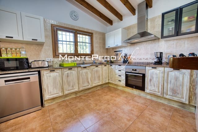 Chalet de 4 habitaciones en Monte Pego, Pego en venta con piscina garaje - 440.000 € (Ref: 9934885)