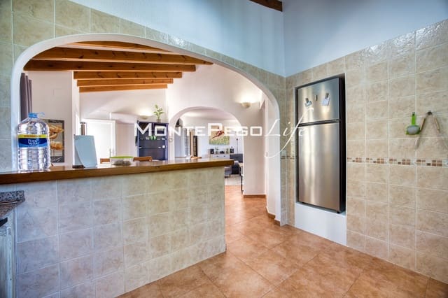Chalet de 4 habitaciones en Monte Pego, Pego en venta con piscina garaje - 440.000 € (Ref: 9934885)