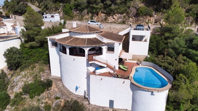 4 soverom Villa til salgs i Monte Pego, Pego med svømmebasseng garasje - € 440 000 (Ref: 9934885)