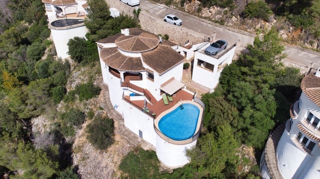4 soverom Villa til salgs i Monte Pego, Pego med svømmebasseng garasje - € 440 000 (Ref: 9934885)