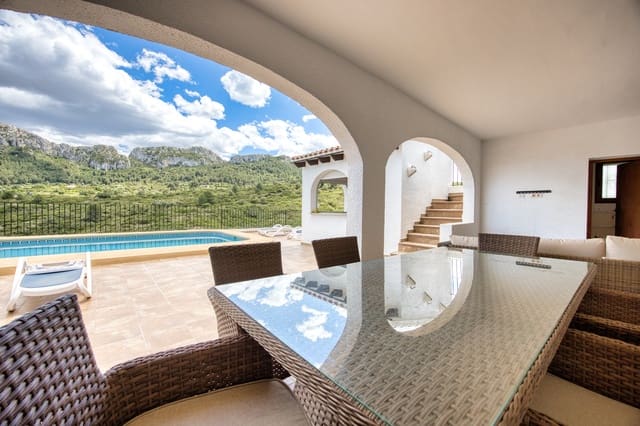 5 slaapkamer Villa te koop in Pego met zwembad garage - € 580.000 (Ref: 9934886)