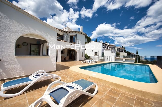 Chalet de 5 habitaciones en Monte Pego, Pego en venta con piscina garaje - 580.000 € (Ref: 9934886)