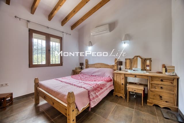 Chalet de 5 habitaciones en Monte Pego, Pego en venta con piscina garaje - 580.000 € (Ref: 9934886)