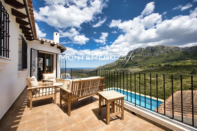 Chalet de 5 habitaciones en Monte Pego, Pego en venta con piscina garaje - 580.000 € (Ref: 9934886)