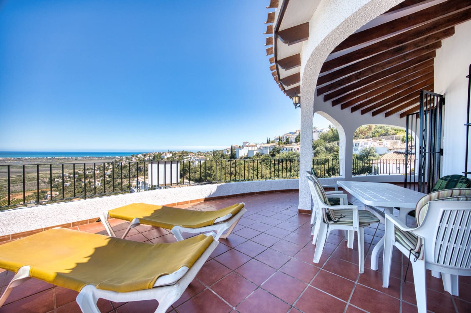 Chalet de 4 habitaciones en Pego en venta con piscina garaje - 499.000 € (Ref: 9934887)