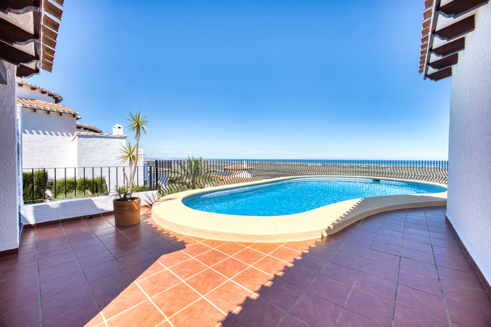 Chalet de 4 habitaciones en Pego en venta con piscina garaje - 499.000 € (Ref: 9934887)