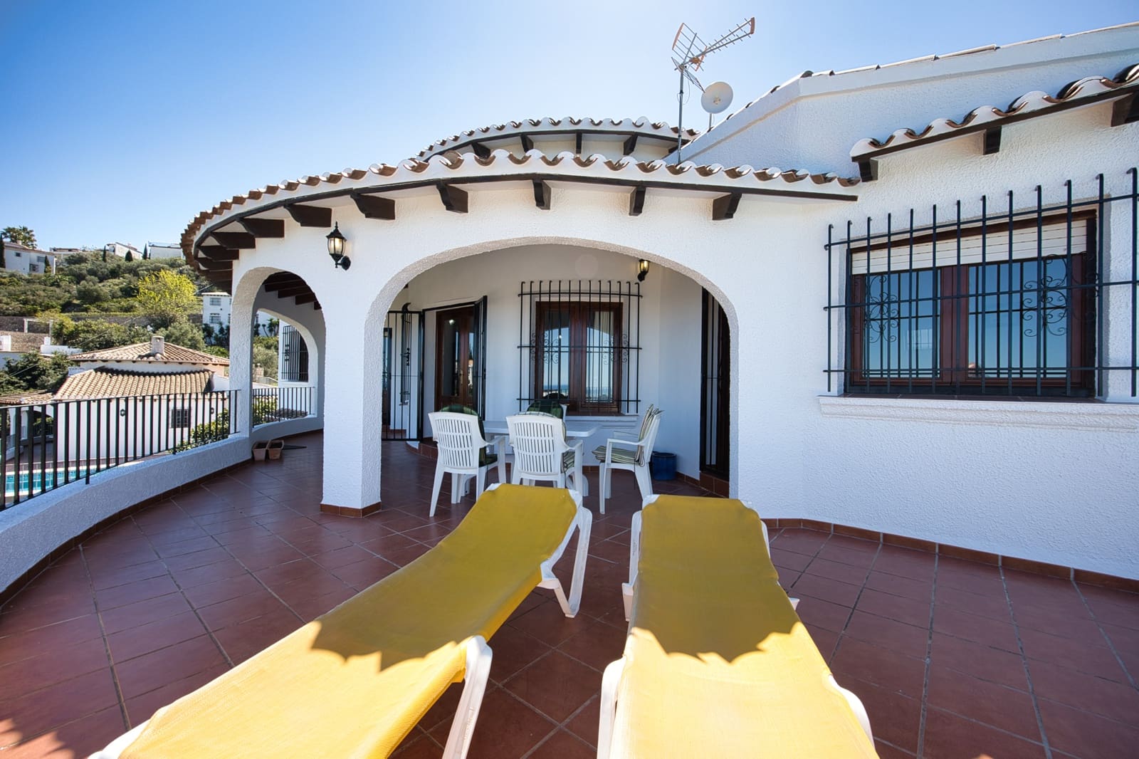 Chalet de 4 habitaciones en Pego en venta con piscina garaje - 499.000 € (Ref: 9934887)