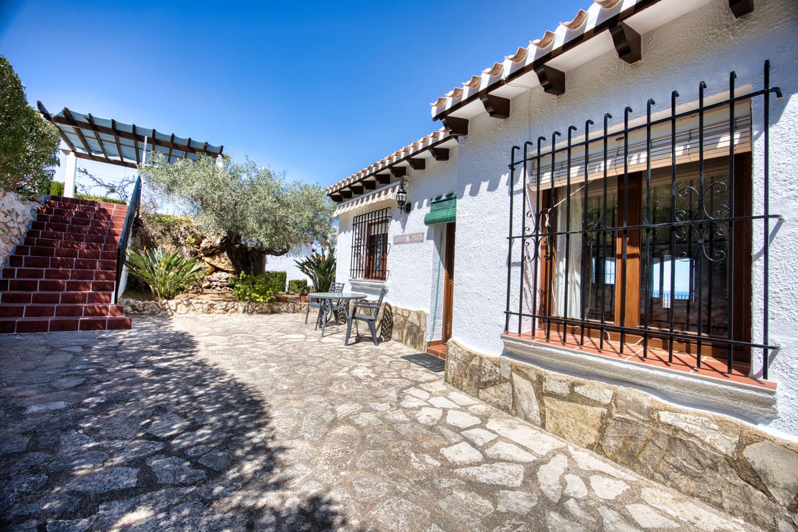 Chalet de 4 habitaciones en Pego en venta con piscina garaje - 499.000 € (Ref: 9934887)