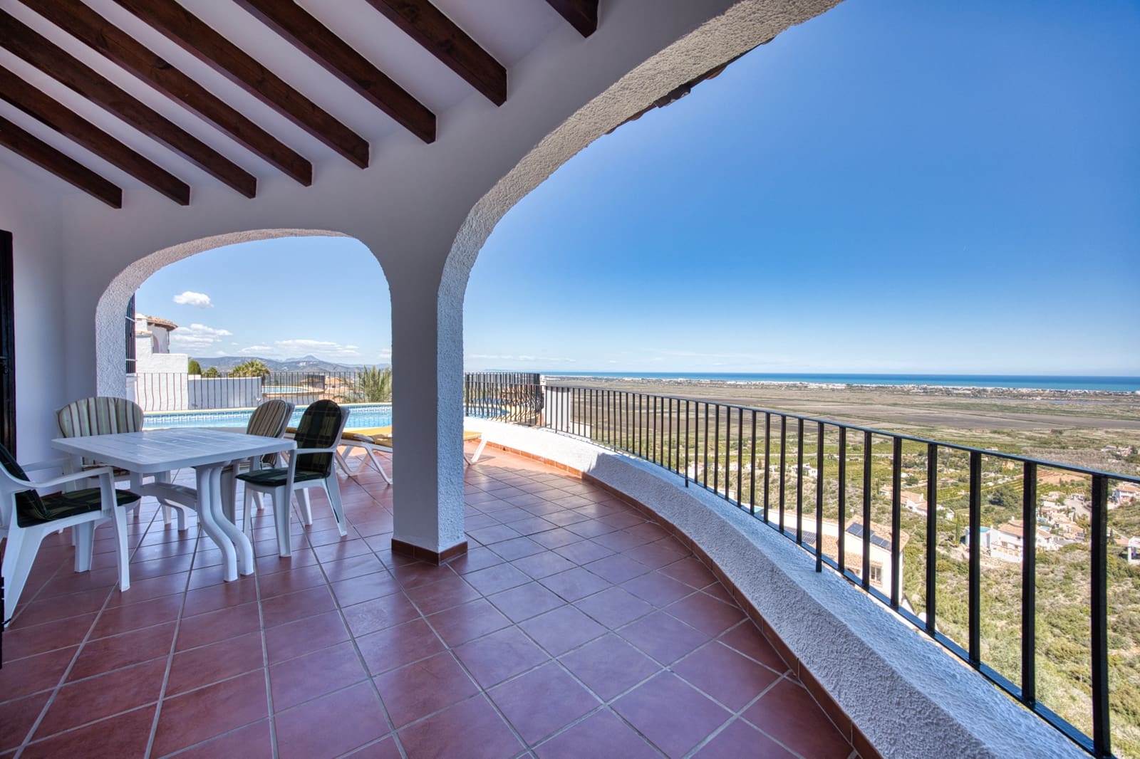 Chalet de 4 habitaciones en Pego en venta con piscina garaje - 499.000 € (Ref: 9934887)