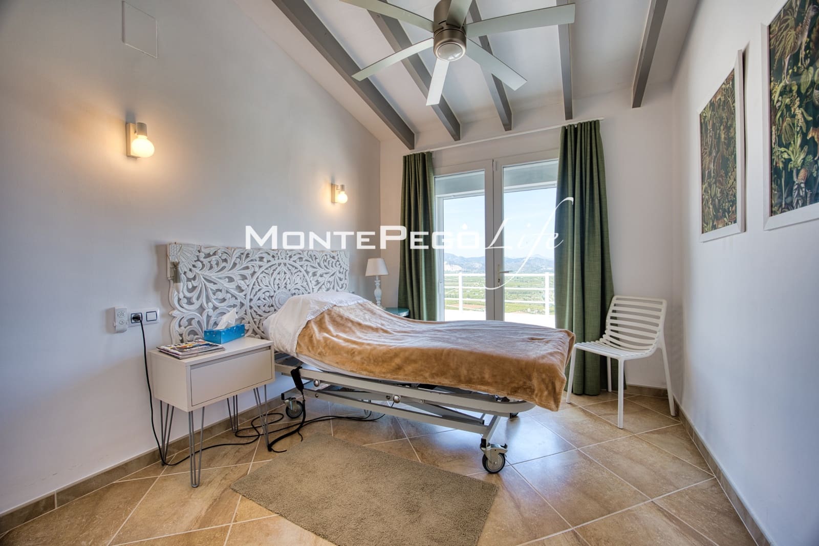 Chalet de 5 habitaciones en Monte Pego en venta con piscina garaje - 875.000 € (Ref: 9934888)
