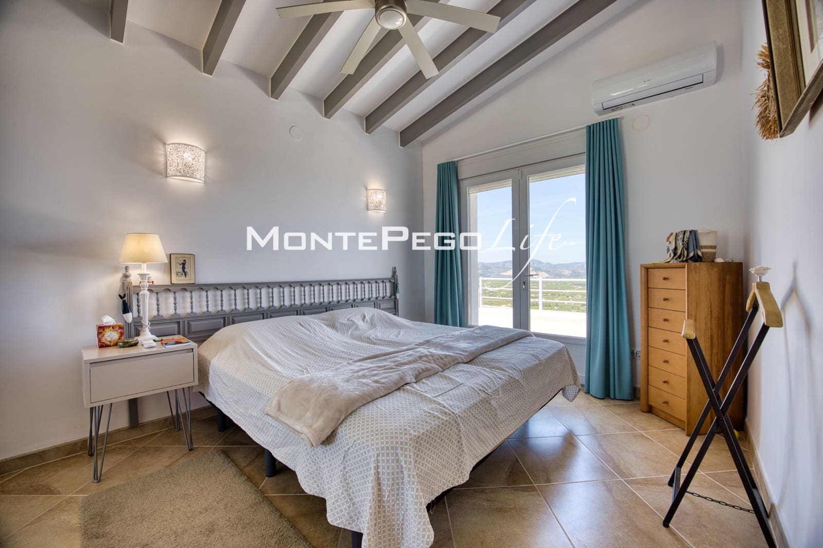 Chalet de 5 habitaciones en Monte Pego en venta con piscina garaje - 875.000 € (Ref: 9934888)