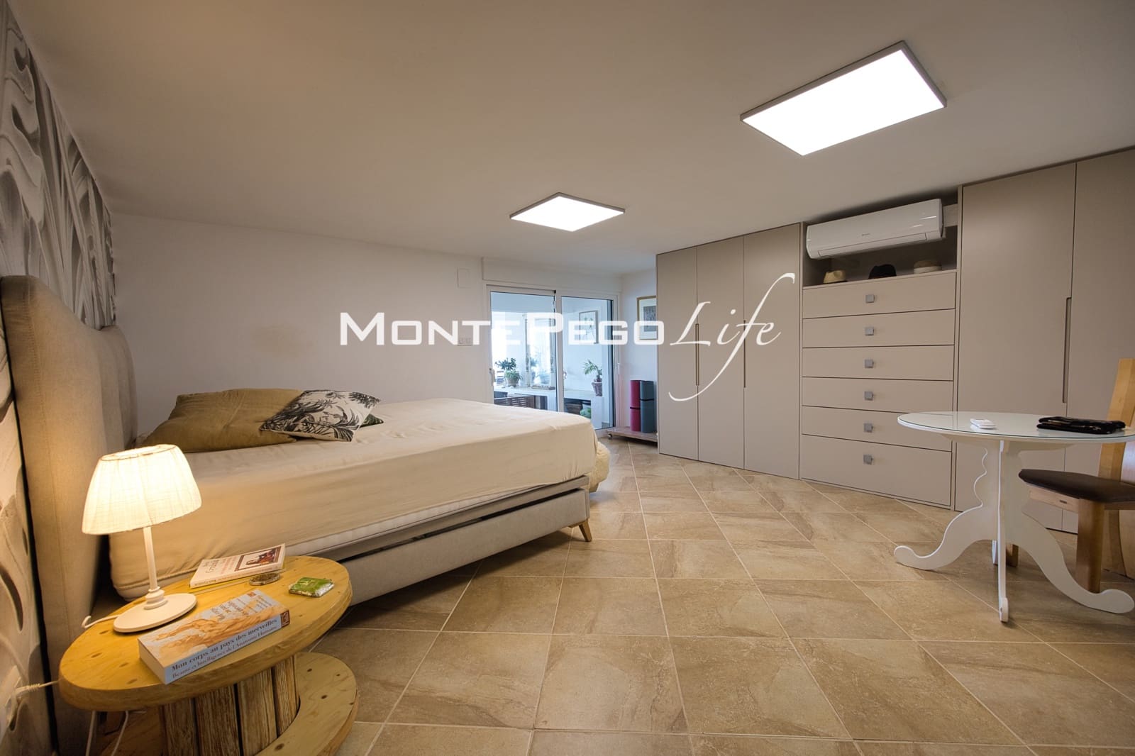 Chalet de 5 habitaciones en Monte Pego en venta con piscina garaje - 875.000 € (Ref: 9934888)