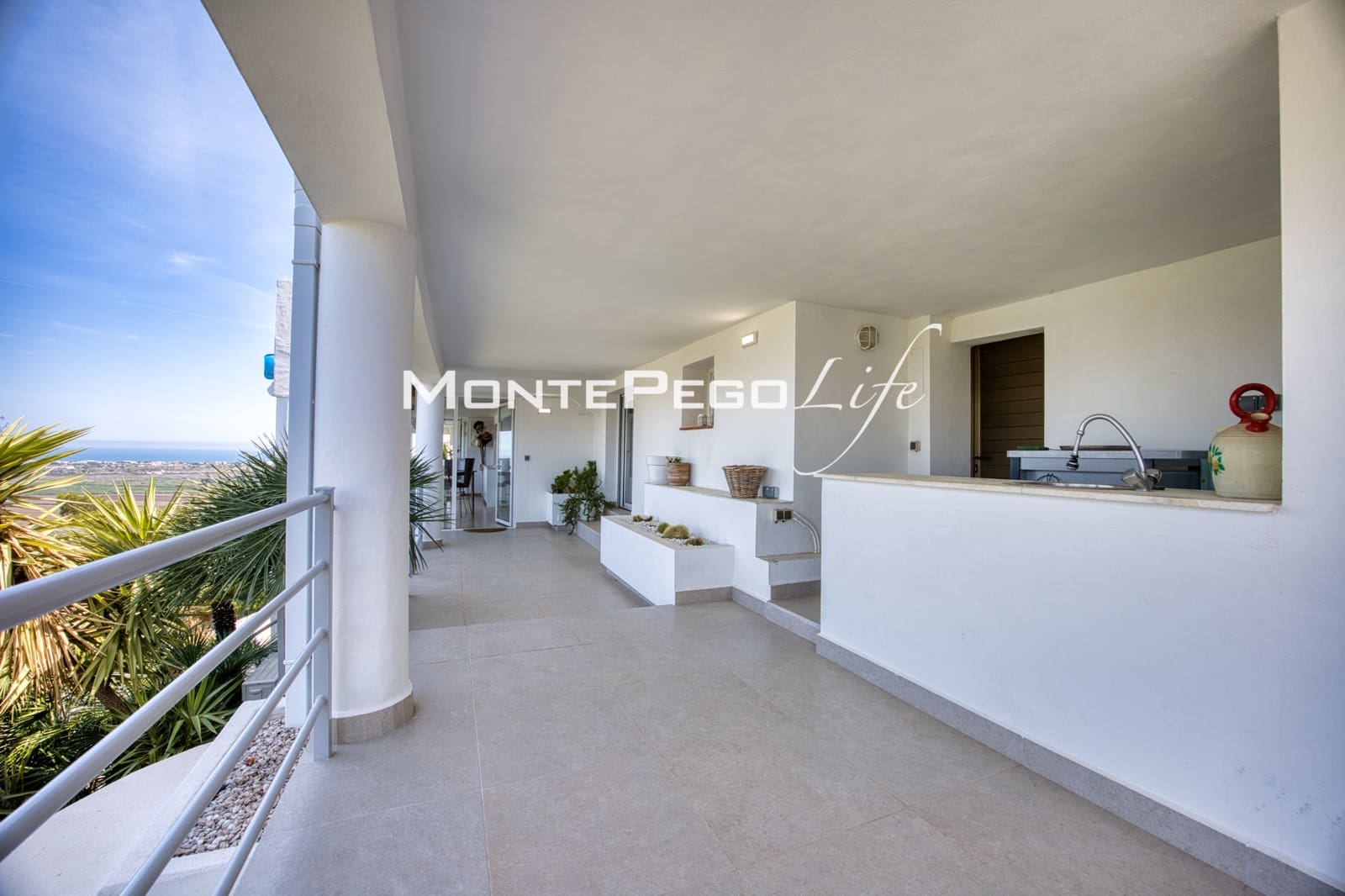Chalet de 5 habitaciones en Monte Pego en venta con piscina garaje - 875.000 € (Ref: 9934888)