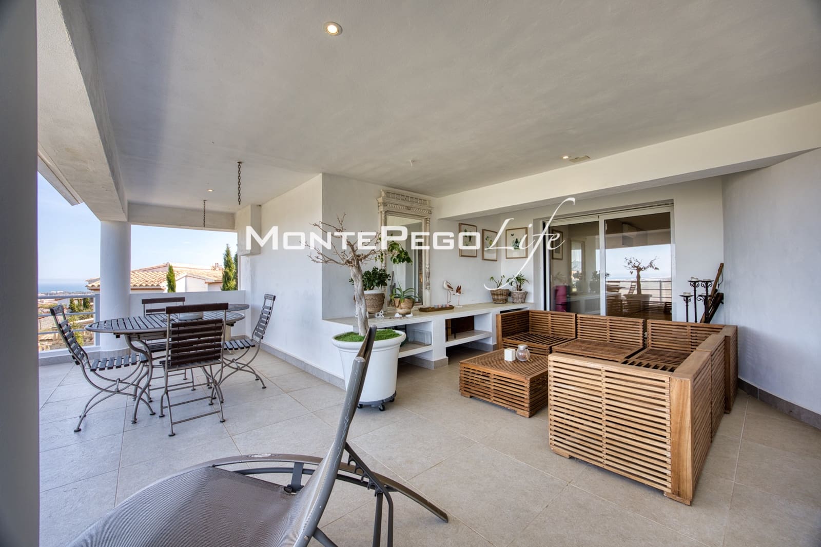 Chalet de 5 habitaciones en Monte Pego en venta con piscina garaje - 875.000 € (Ref: 9934888)