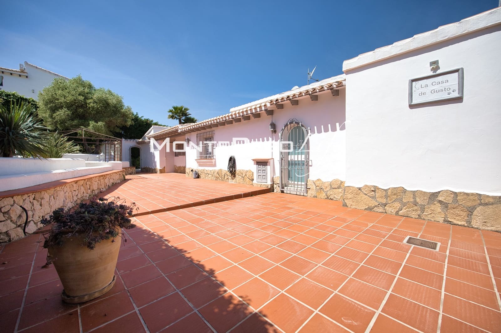 Chalet de 5 habitaciones en Monte Pego en venta con piscina garaje - 875.000 € (Ref: 9934888)