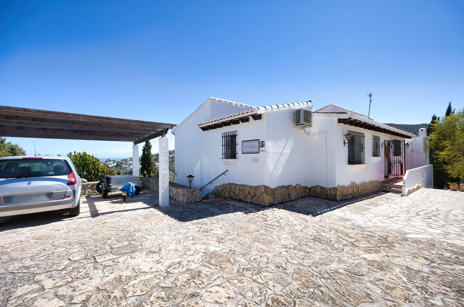 4 soveværelse Villa til salg i Pego med swimmingpool garage - € 425.000 (Ref: 9934889)