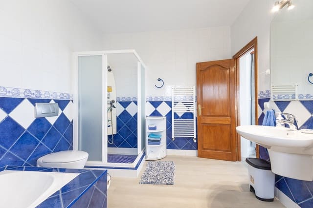 5 slaapkamer Villa te koop in Pego met zwembad garage - € 895.000 (Ref: 9934890)