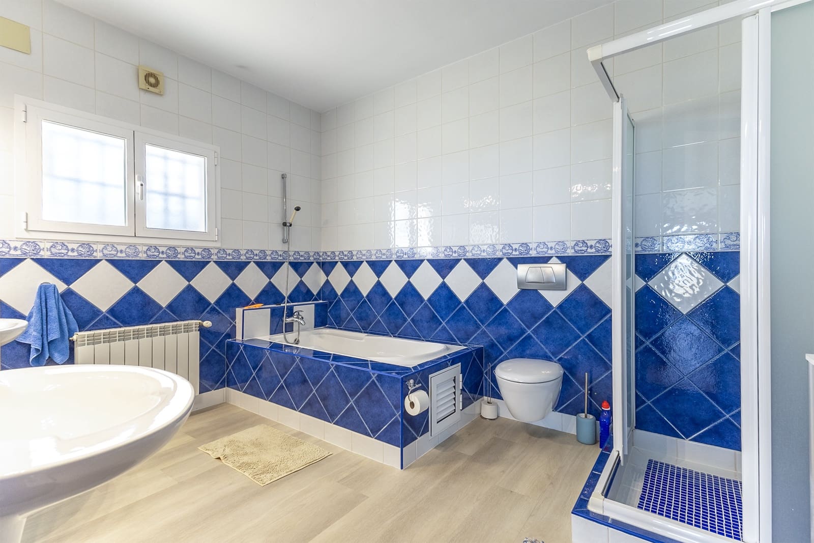 5 slaapkamer Villa te koop in Pego met zwembad garage - € 895.000 (Ref: 9934890)