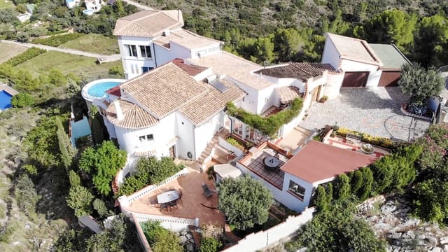 5 slaapkamer Villa te koop in Pego met zwembad garage - € 895.000 (Ref: 9934890)