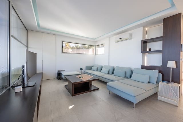 4 sypialnia Willa na sprzedaż w Pego z basenem garażem - 1 449 000 € (Ref: 9934891)