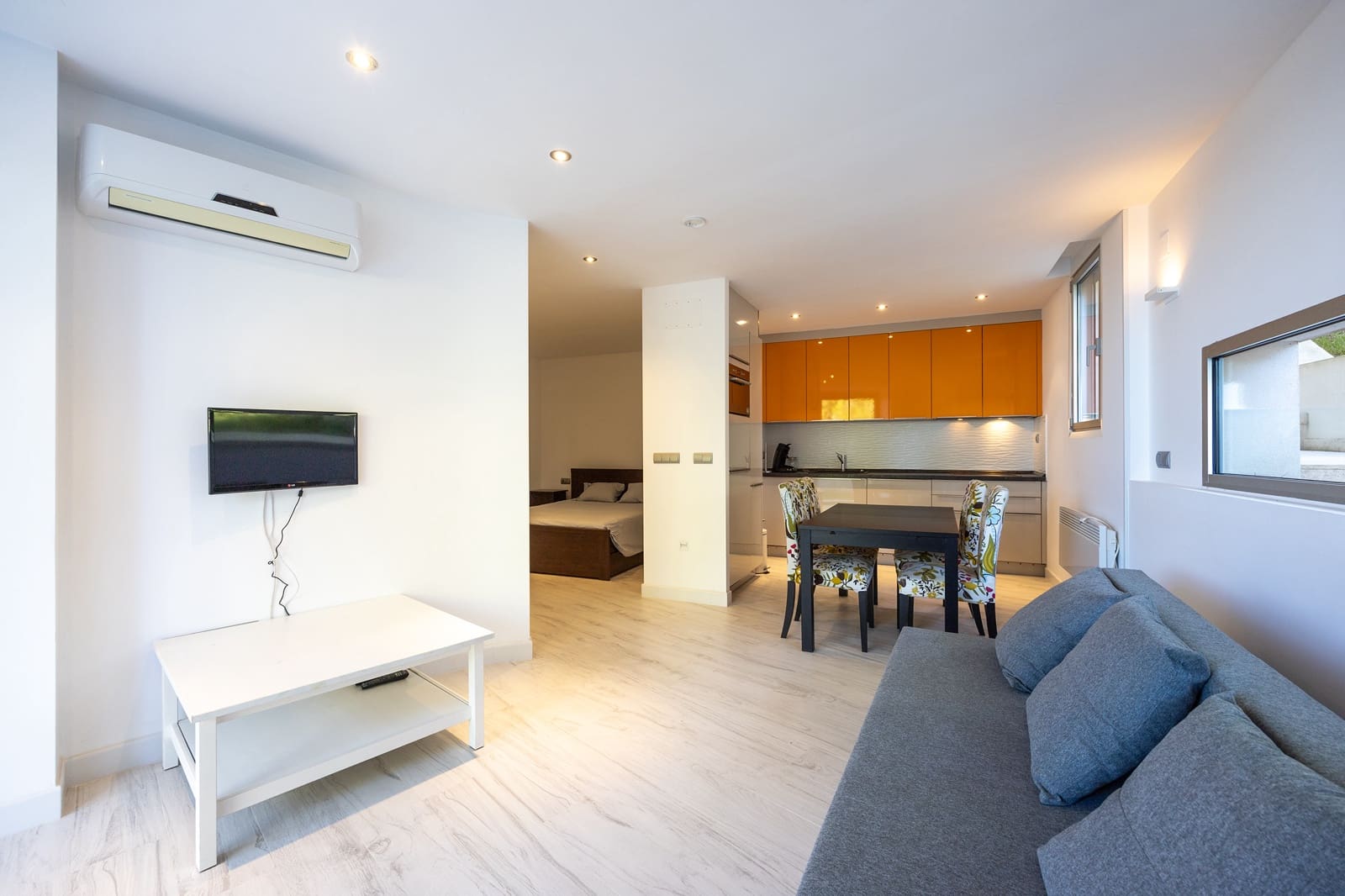4 sypialnia Willa na sprzedaż w Pego z basenem garażem - 1 449 000 € (Ref: 9934891)