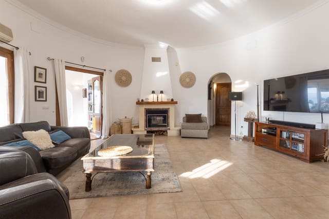 4 soverom Villa til salgs i Pego med svømmebasseng garasje - € 780 000 (Ref: 9934893)