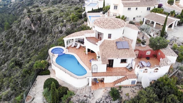 4 soverom Villa til salgs i Pego med svømmebasseng garasje - € 780 000 (Ref: 9934893)