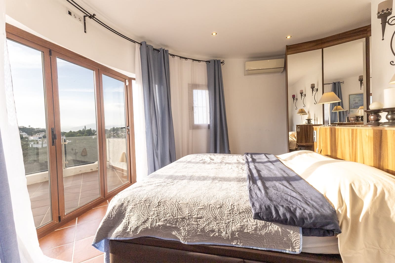 4 soveværelse Villa til salg i Pego med swimmingpool garage - € 780.000 (Ref: 9934893)