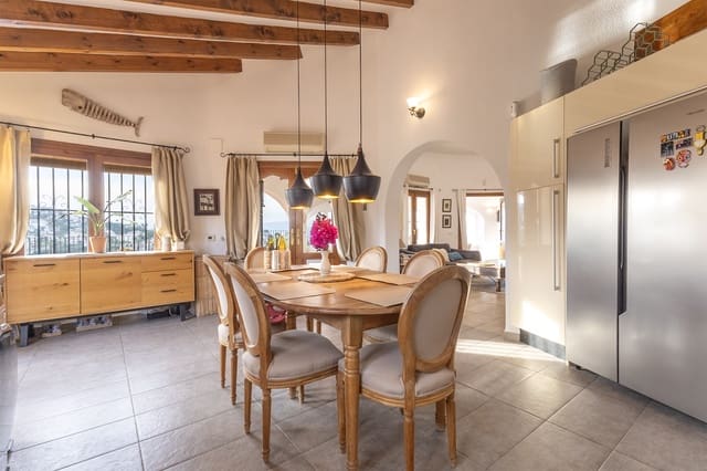 4 soverom Villa til salgs i Pego med svømmebasseng garasje - € 780 000 (Ref: 9934893)