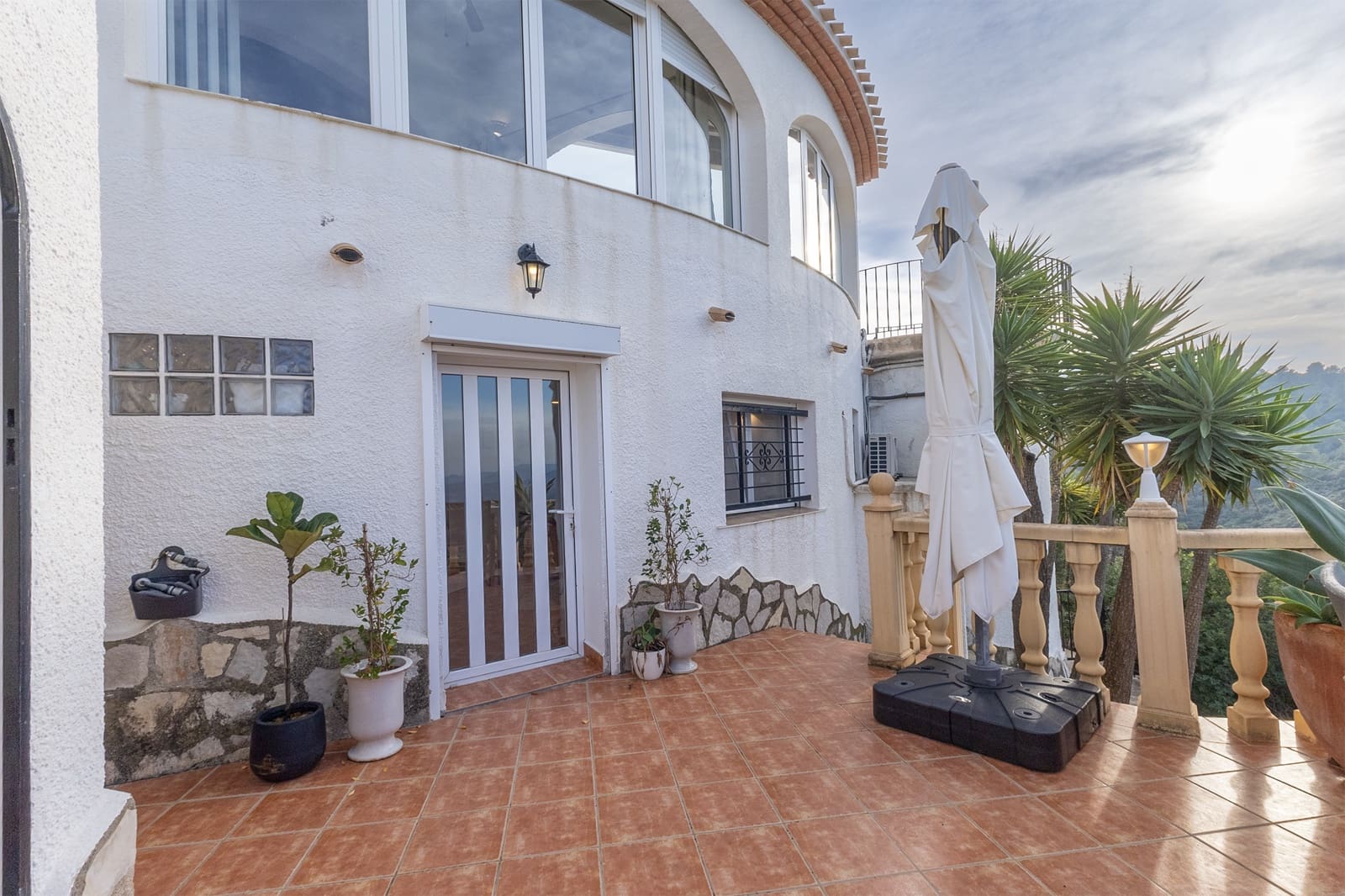 4 soveværelse Villa til salg i Pego med swimmingpool garage - € 780.000 (Ref: 9934893)