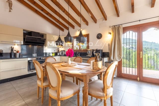 Chalet de 4 habitaciones en Monte Pego, Pego en venta con piscina garaje - 780.000 € (Ref: 9934893)