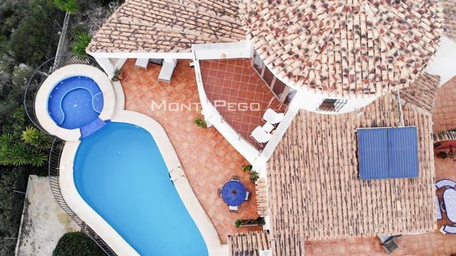 Chalet de 4 habitaciones en Monte Pego, Pego en venta con piscina garaje - 780.000 € (Ref: 9934893)