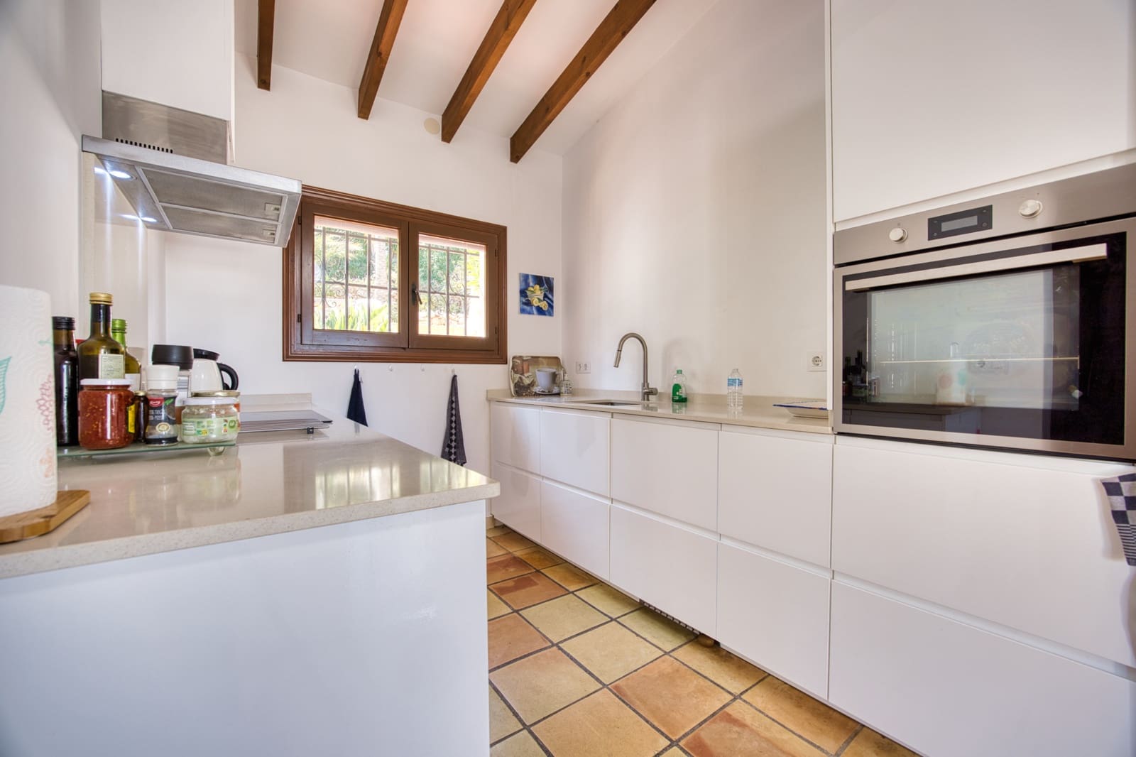 4 sypialnia Willa na sprzedaż w Pego z basenem garażem - 550 000 € (Ref: 9934894)