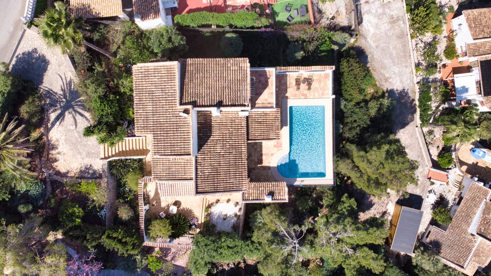 4 sypialnia Willa na sprzedaż w Pego z basenem garażem - 550 000 € (Ref: 9934894)