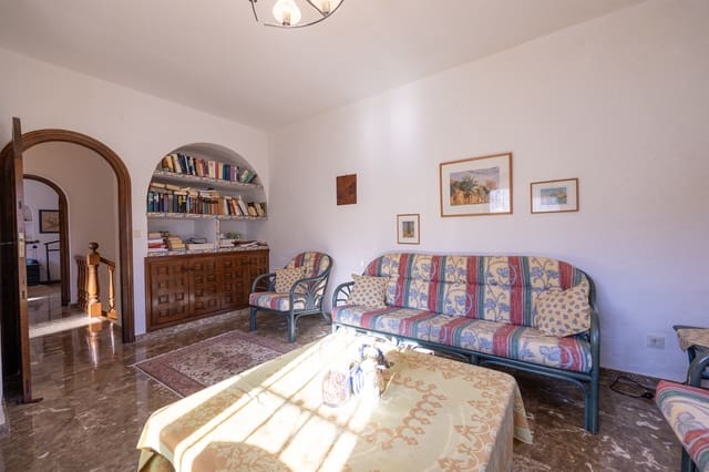 4 sypialnia Willa na sprzedaż w Pego z basenem garażem - 599 000 € (Ref: 9934898)