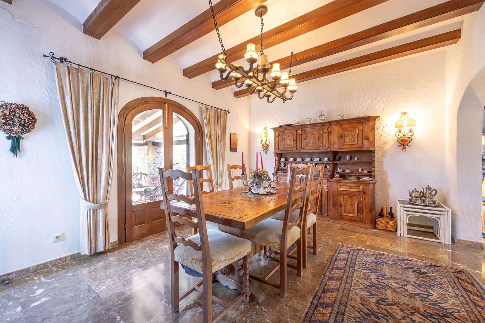 4 sypialnia Willa na sprzedaż w Pego z basenem garażem - 599 000 € (Ref: 9934898)