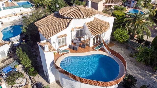 2 slaapkamer Villa te koop in Monte Pego, Pego met zwembad garage - € 365.000 (Ref: 9934899)