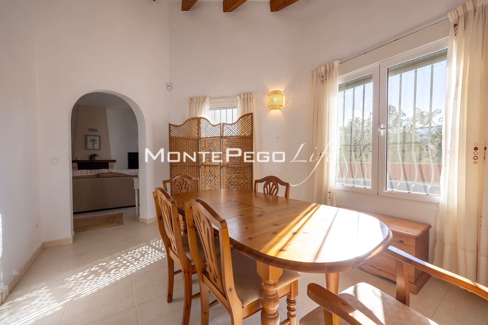 Chalet de 2 habitaciones en Monte Pego en venta con piscina garaje - 365.000 € (Ref: 9934899)