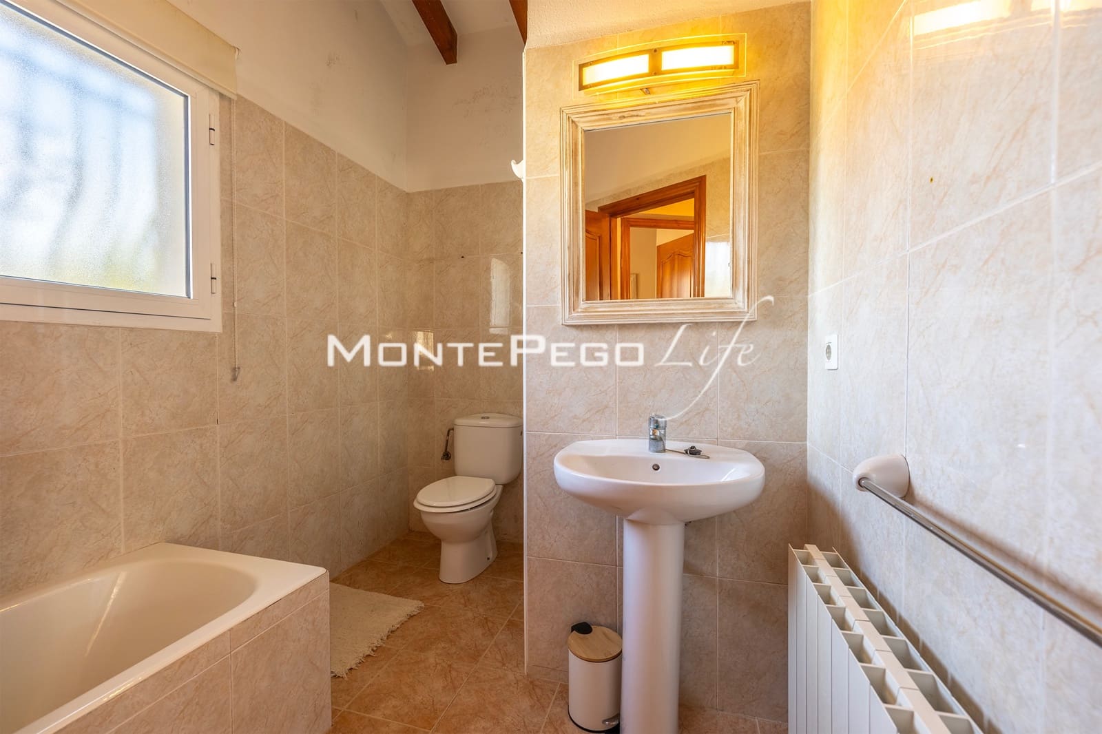 Chalet de 2 habitaciones en Monte Pego en venta con piscina garaje - 365.000 € (Ref: 9934899)