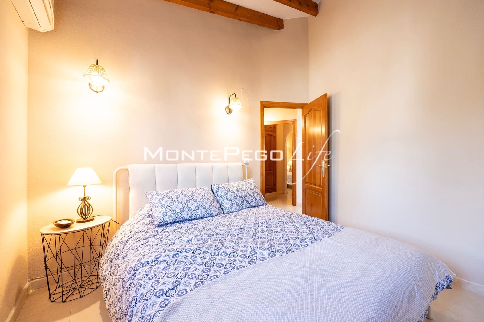 Chalet de 2 habitaciones en Monte Pego en venta con piscina garaje - 365.000 € (Ref: 9934899)