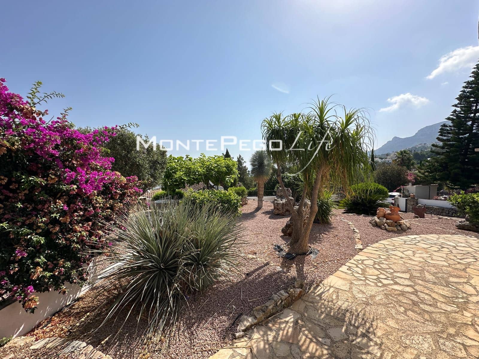 2 bedroom Villa for sale in Monte Pego with pool garage - € 380,000 (Ref: 9958578)
