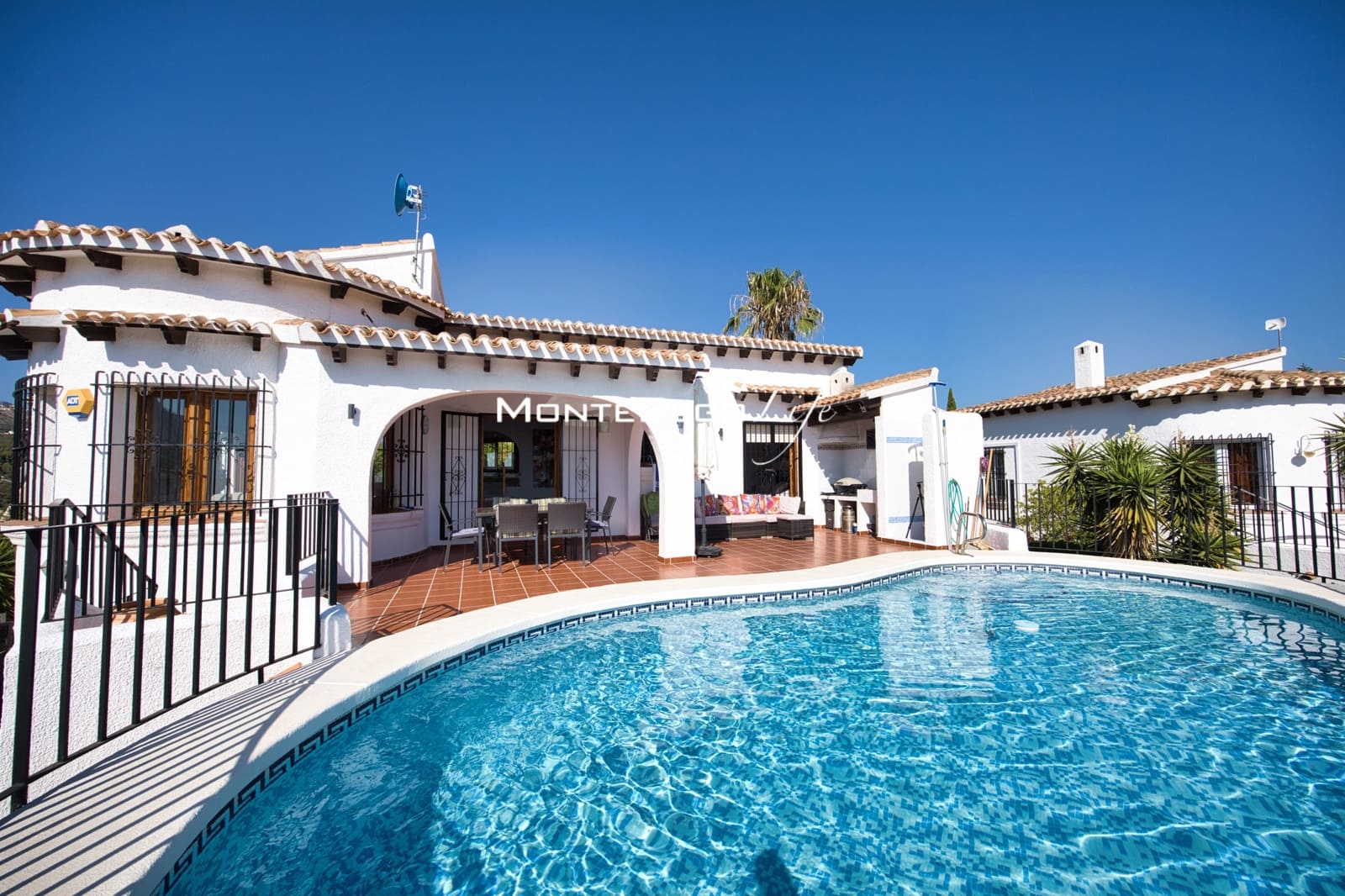 2 bedroom Villa for sale in Monte Pego with pool garage - € 380,000 (Ref: 9958578)