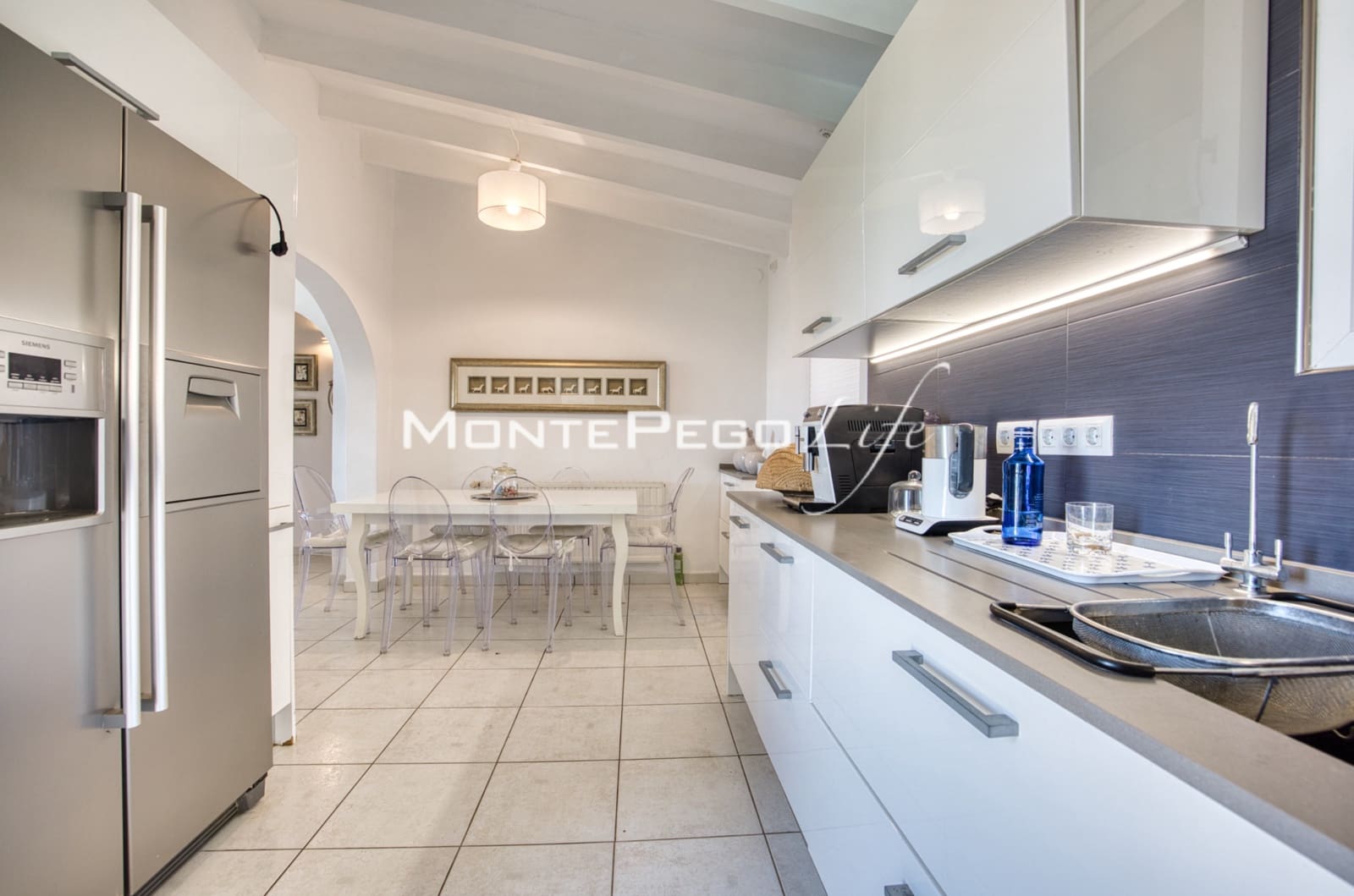1 makuuhuone Huvila myytävänä paikassa Monte Pego mukana uima-altaan 
autotalli - 560 000 € (Ref: 9958579)