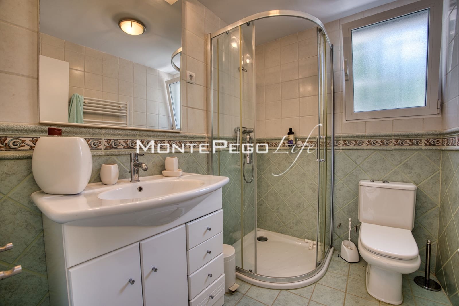 1 makuuhuone Huvila myytävänä paikassa Monte Pego mukana uima-altaan 
autotalli - 560 000 € (Ref: 9958579)