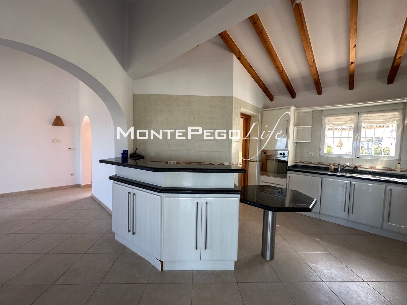 3 soveværelse Villa til salg i Monte Pego med swimmingpool garage - € 565.000 (Ref: 9999307)