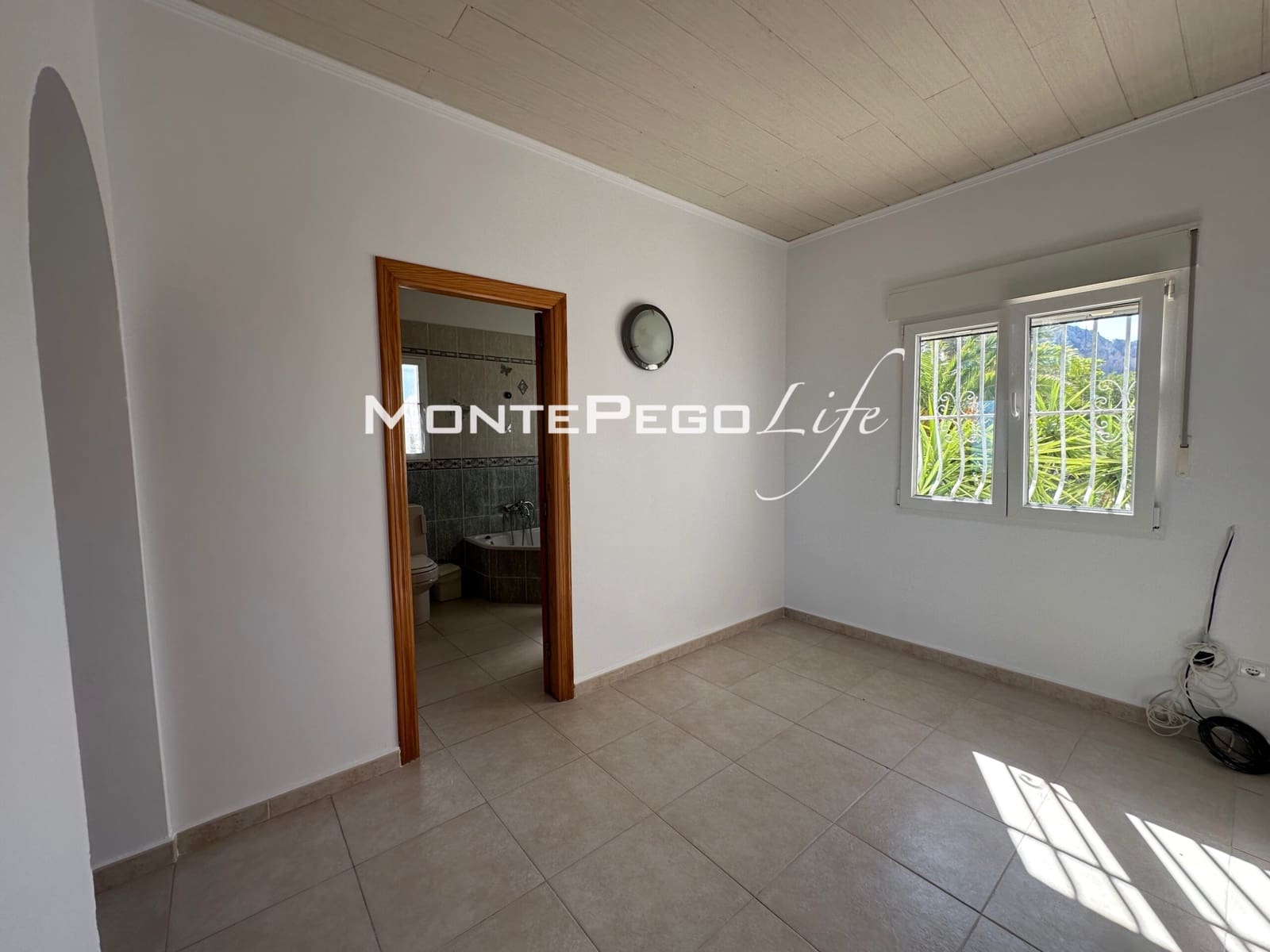 3 soveværelse Villa til salg i Monte Pego med swimmingpool garage - € 565.000 (Ref: 9999307)