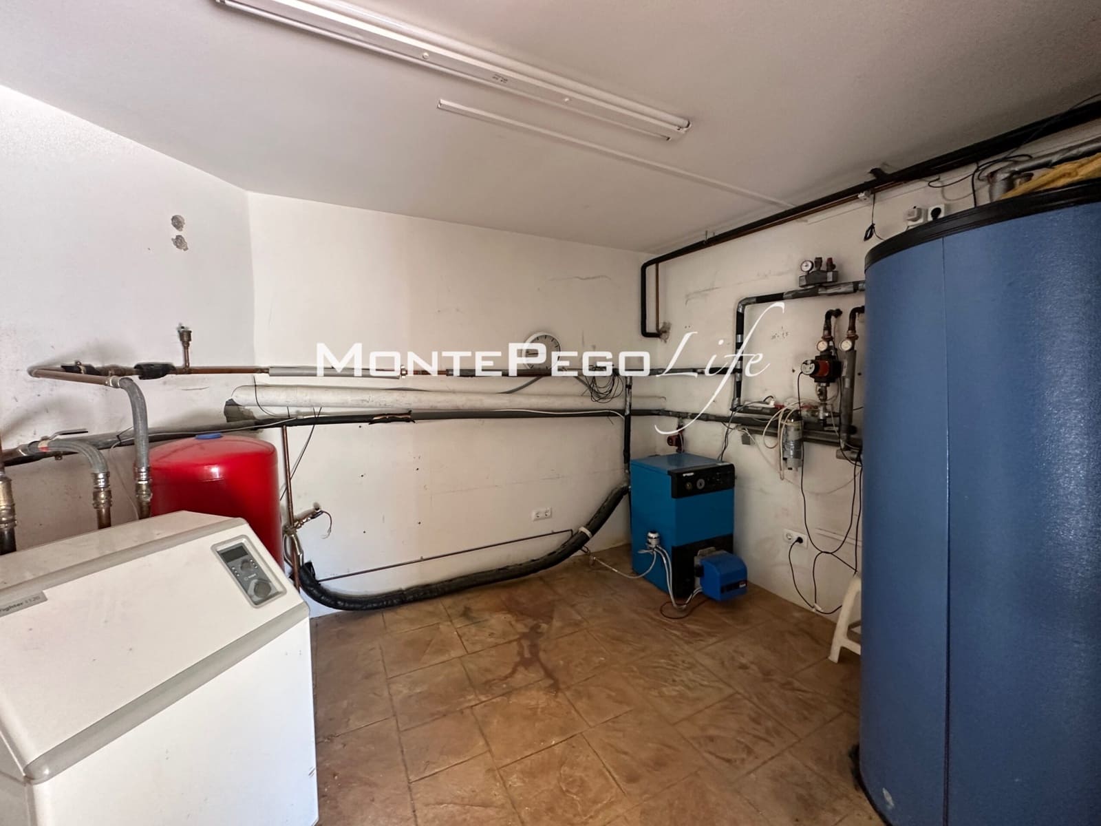 3 soveværelse Villa til salg i Monte Pego med swimmingpool garage - € 565.000 (Ref: 9999307)