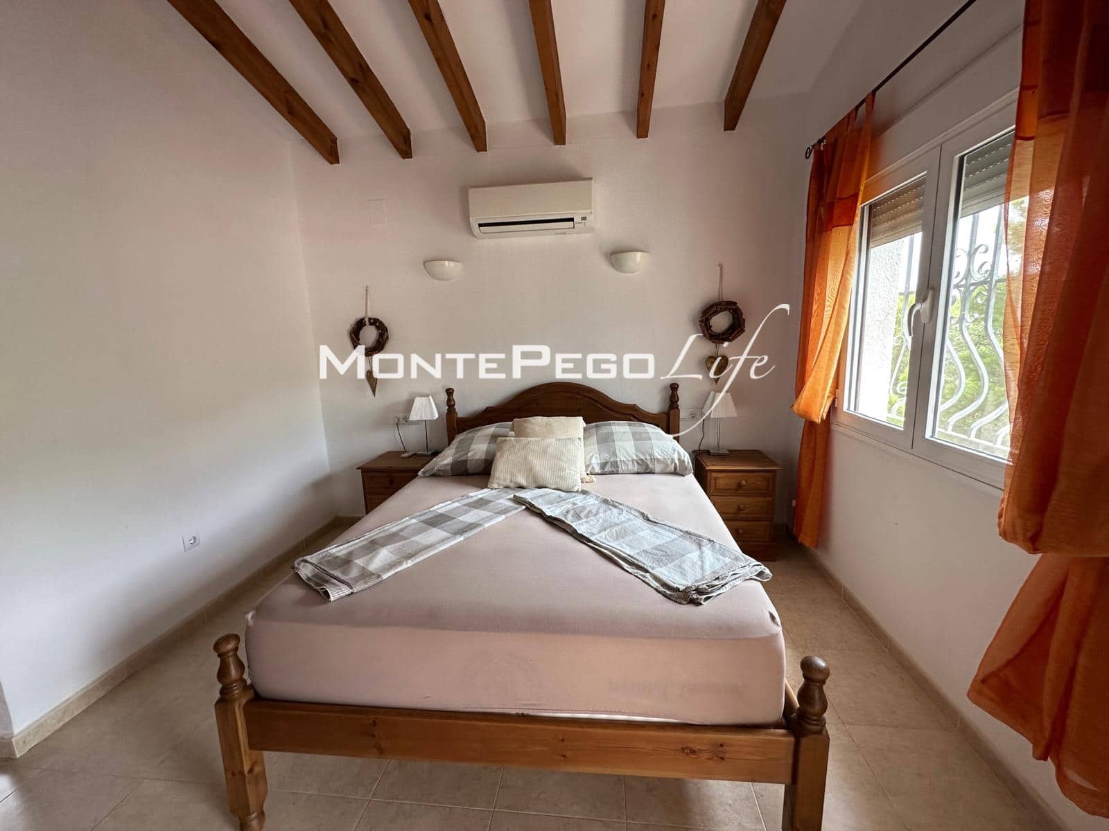 Chalet de 3 habitaciones en Monte Pego en venta con piscina garaje - 499.000 € (Ref: 9999308)